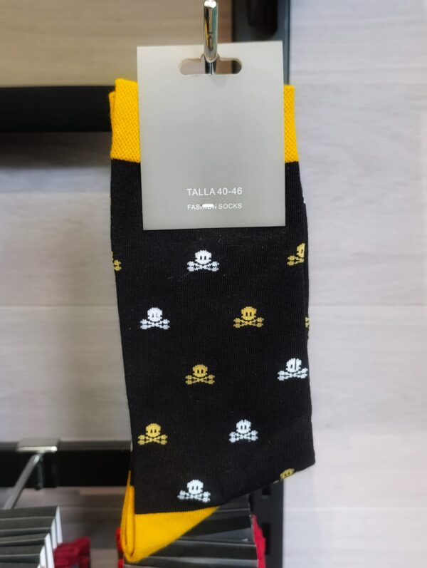 calcetines-divertidos-calaveras-katxu Calcetines divertidos Calaveras en talla 40-46 con diseño original