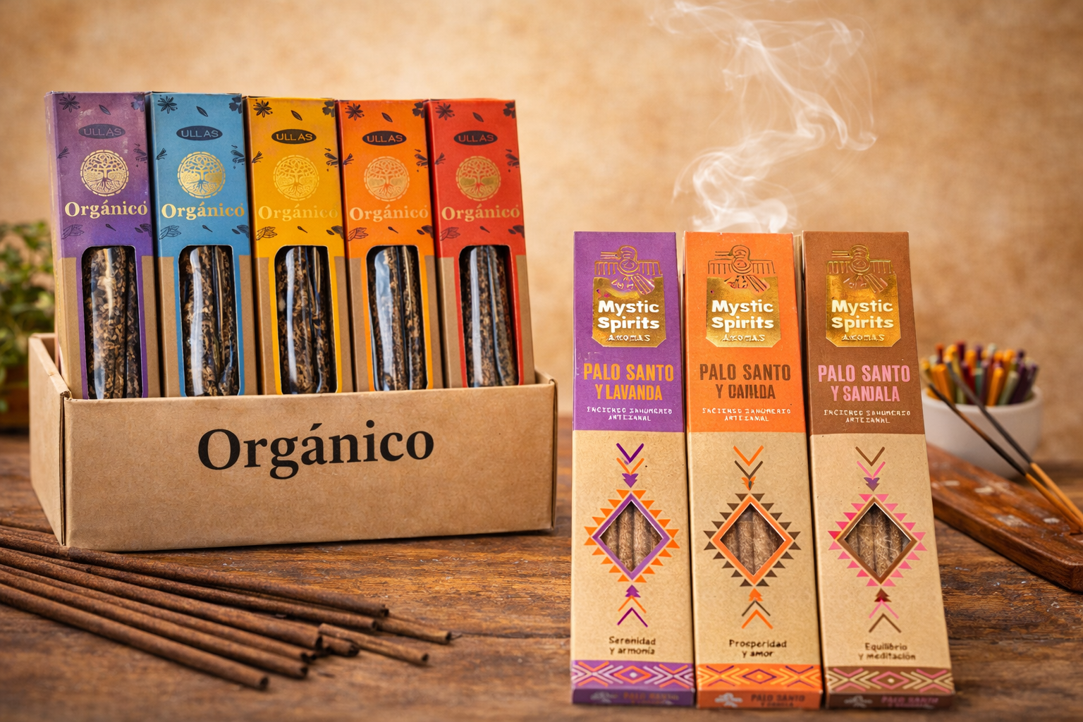 Inciensos naturales Ullas y Palo Santo Mystic Spirits expuestos con humo en tienda Katxu